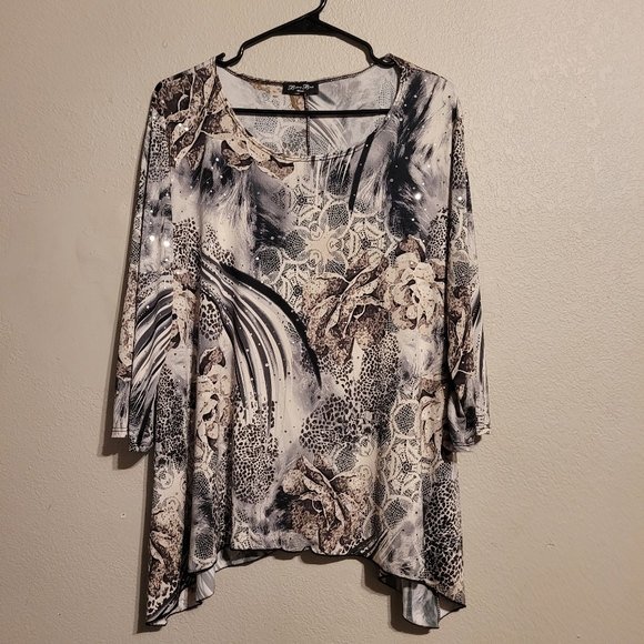 Brittany Black 3/4 Sleeve Blouse - Picture 2 of 7